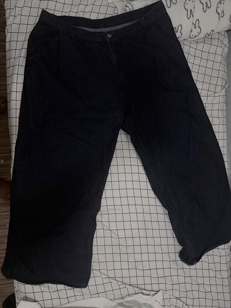 Dark Wash Wide Leg Jeans (Category: Jeans) located in Quezon City. Submitted by sellantroe (Listing ID 1462777352, Image 2). Description: - Plus size - Dark wash denim jeans - Wide leg cut - Front pockets - Classic and simple style - Ideal for casual wear - Versatile wardrobe staple.