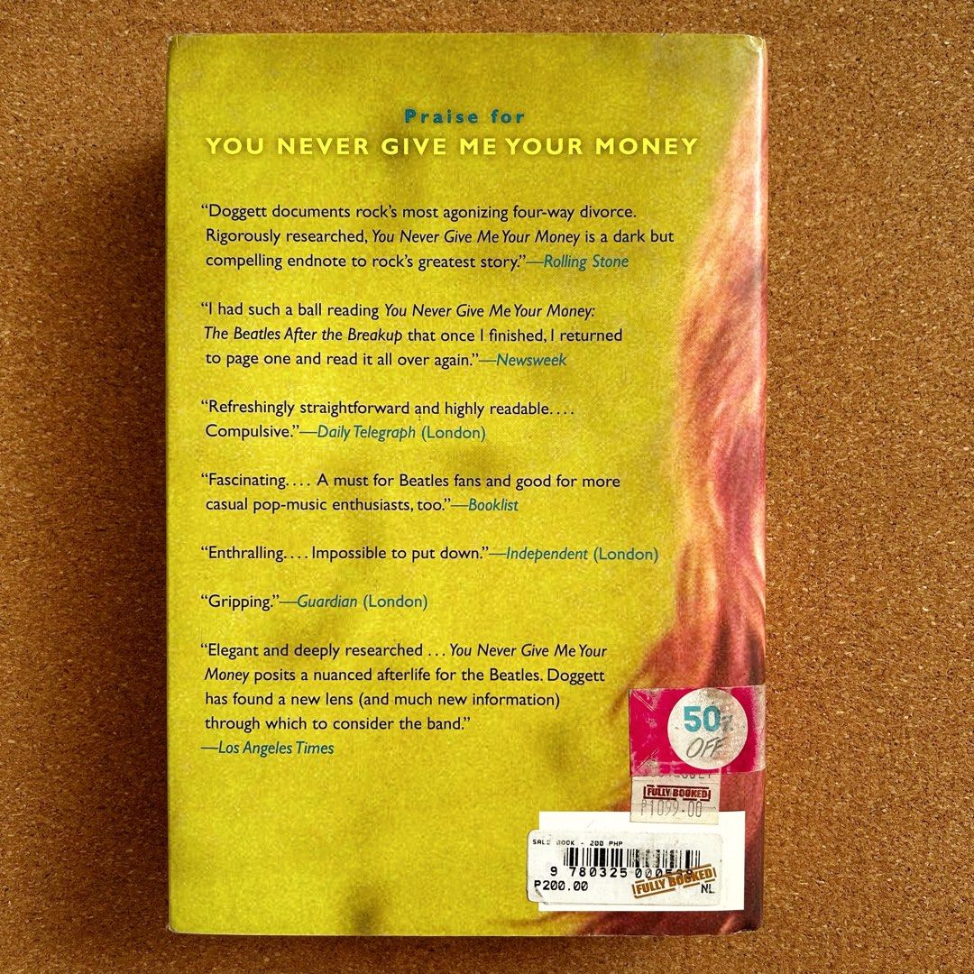 David Bowie | The Evolution of a Rockstar (Category: Storybooks) located in Quezon City. Submitted by thelastofherkind (Listing ID 1463191950, Image 2). Description: No foxing. Slightly yellowed pages only. Original price was ₱1,099. .