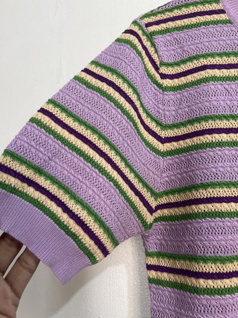 Dazy knitted top (Category: Blouses) located in Las Pinas. Submitted by gaeley (Listing ID 1463132621, Image 2). Description: super pretty HQ fabric S on tag b: 18" armpit to armpit l: 20".