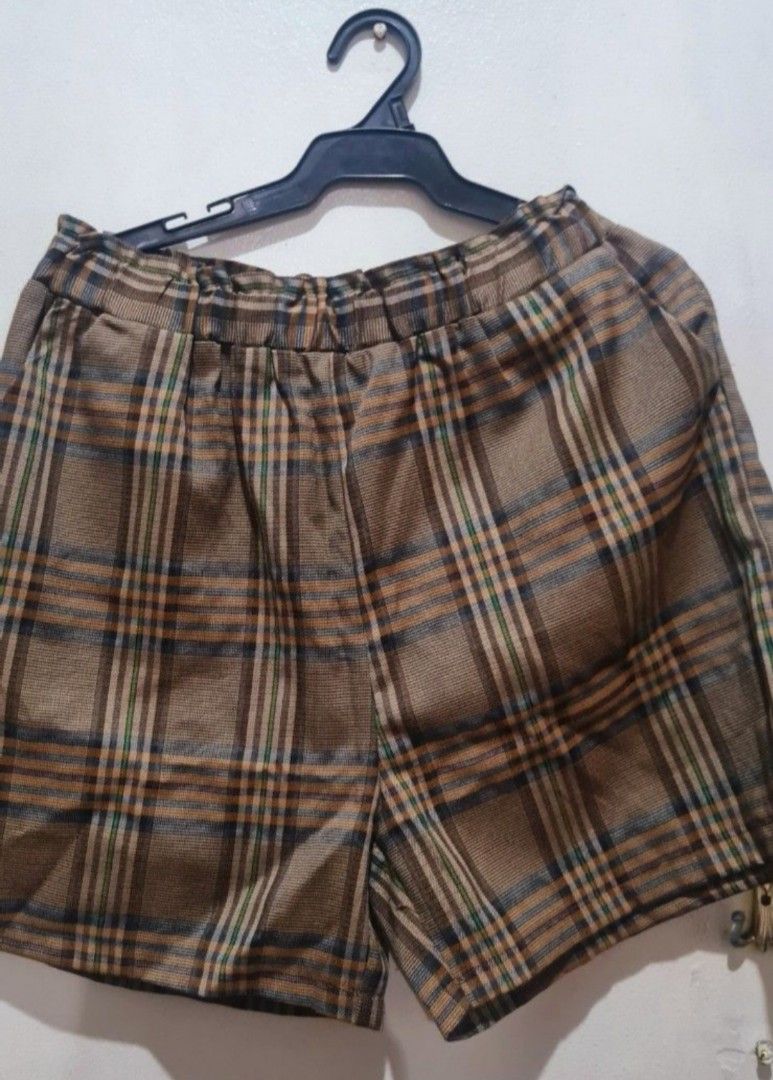 DAZY Plaid Blazer and Shorts Set (Category: Sets or Coordinates) located in Manila. Submitted by jazgotlucky (Listing ID 1463187381, Image 3). Description: - Cute plaid set from DAZY - Relaxed fit blazer with button closure - Matching shorts with elastic waistband - no issue, decluttering.