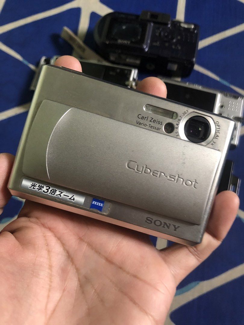 Defective Sony Cybershot Digicam bundle (Category: Cameras) located in Quezon City. Submitted by markgolveo (Listing ID 1463141332, Image 3). Description: Defective Sony Cybershot Digicam bundle Untested units Signs of heavy wears as shown No batteries Defectives for repairs parts out For display or collections No set breaking.