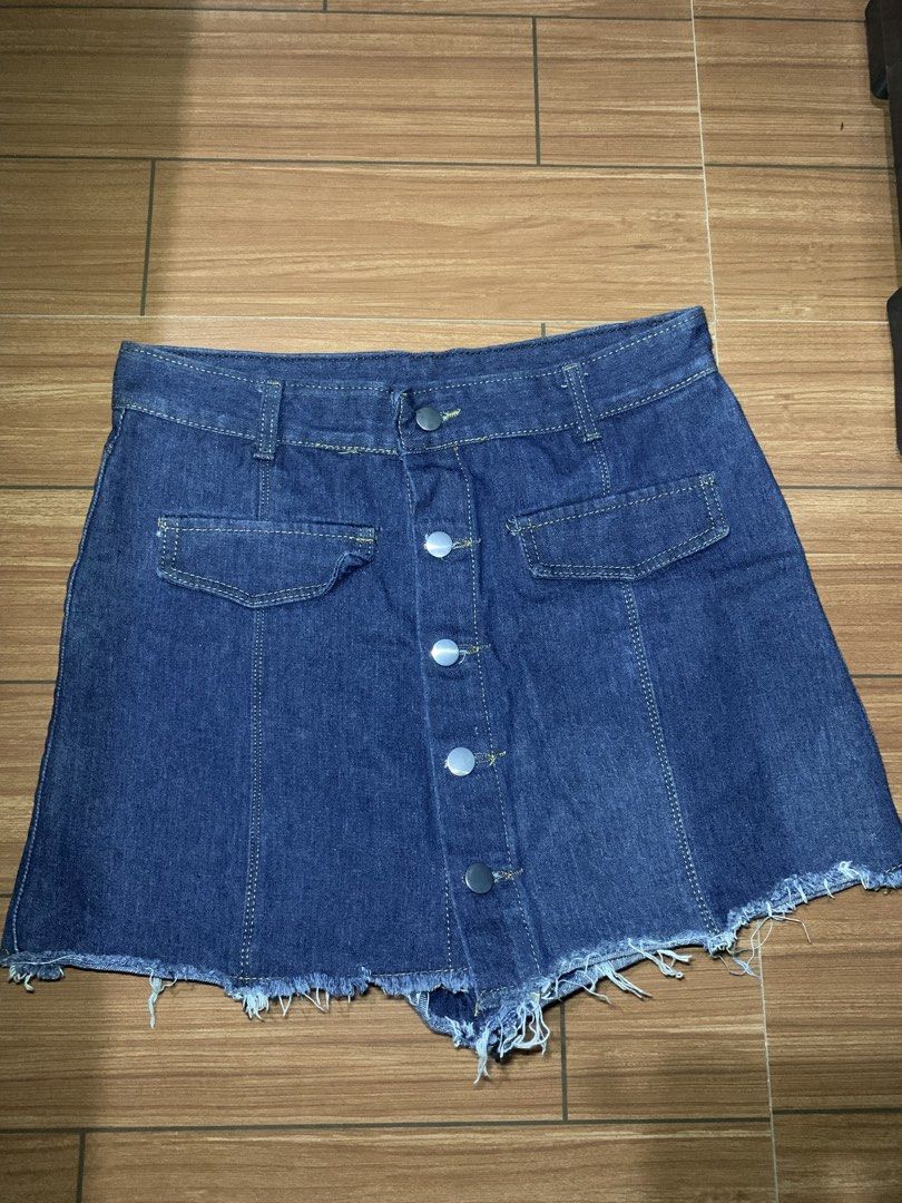 Denim Skort - Buttondown (Category: Shorts) located in Manila. Submitted by prelovedclothes21 (Listing ID 1463300133, Image 1). Description: -Size: 30inches -Length: 15inches - Cute blue denim shorts - Button-up front - Frayed hem detail - Ideal for casual wear and easy to style with any top Mode of Payment: -Gcash -Unionbank -Maribank -GoTyme Reminders: ✨NO RETURNS / NO EXCHANGE ✨Manage expectations: Items are either preloved or thrifted. All kn