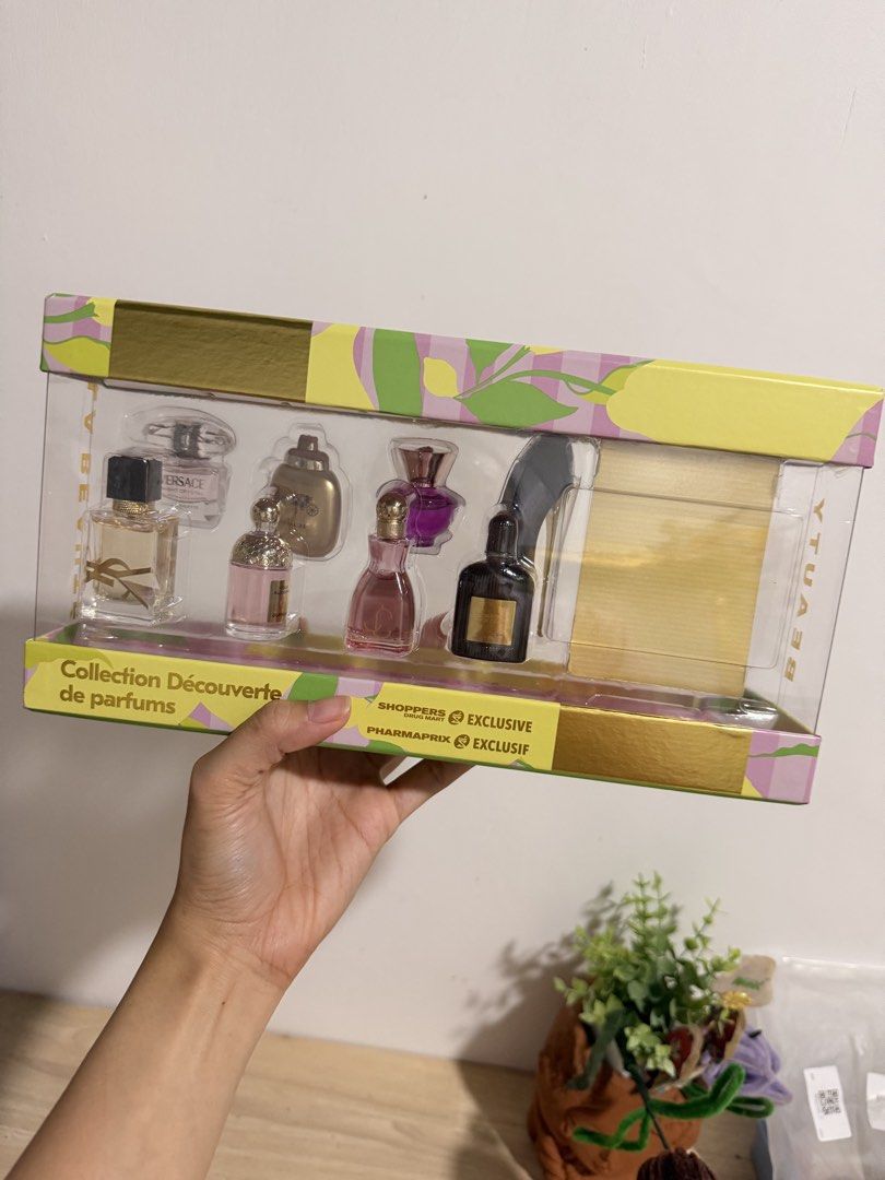 Designer’s Mini Perfume Set (8 mini pcs) (Category: Fragrance & Deodorants) located in Rizal. Submitted by ecrystalsph (Listing ID 1463123033, Image 2). Description: - Shoppers Drug Mart exclusive fragrance discovery collection - Includes 5 mini perfumes from various brands - Ideal for sampling new scents - Makes a great gift or personal treat - Comes in original packaging ✨ ONHAND: Designer Mini Perfumes Set ‼️✨ Get your hands on 100% authentic 