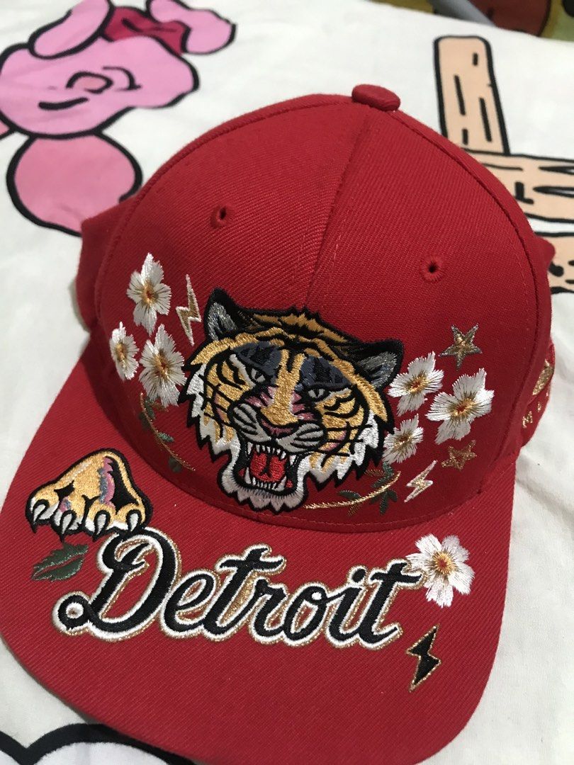 Detroit (Category: Caps & Hats) located in Balete No 2. Submitted by troyesybang (Listing ID 1463211791, Image 3). Description: Normal use not abused WYSIWYG .