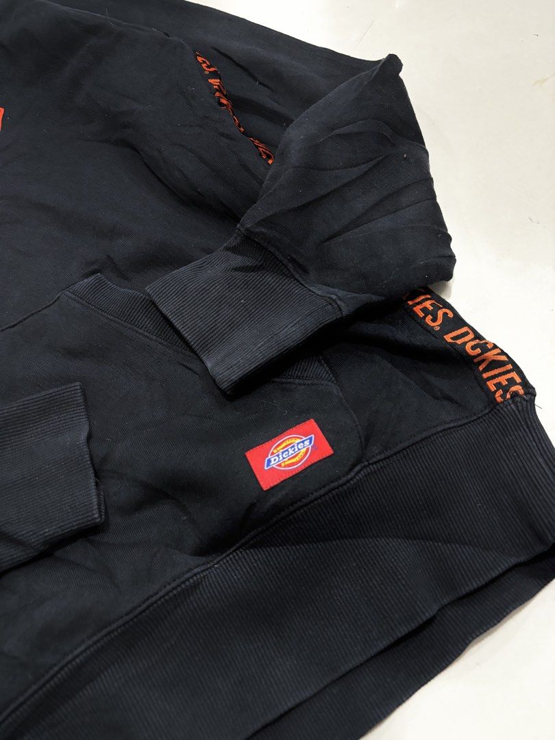 Dickies (Category: Coats, Jackets and Outerwear) located in Cavite. Submitted by staythrifted.23 (Listing ID 1463143559, Image 3). Description: Dickies Medium to Large Dimes : Length 27 Width 23 Like new Color rate 9.7/10 Issue : ❌ Loc. Cavite We ship nationwide Payment first.