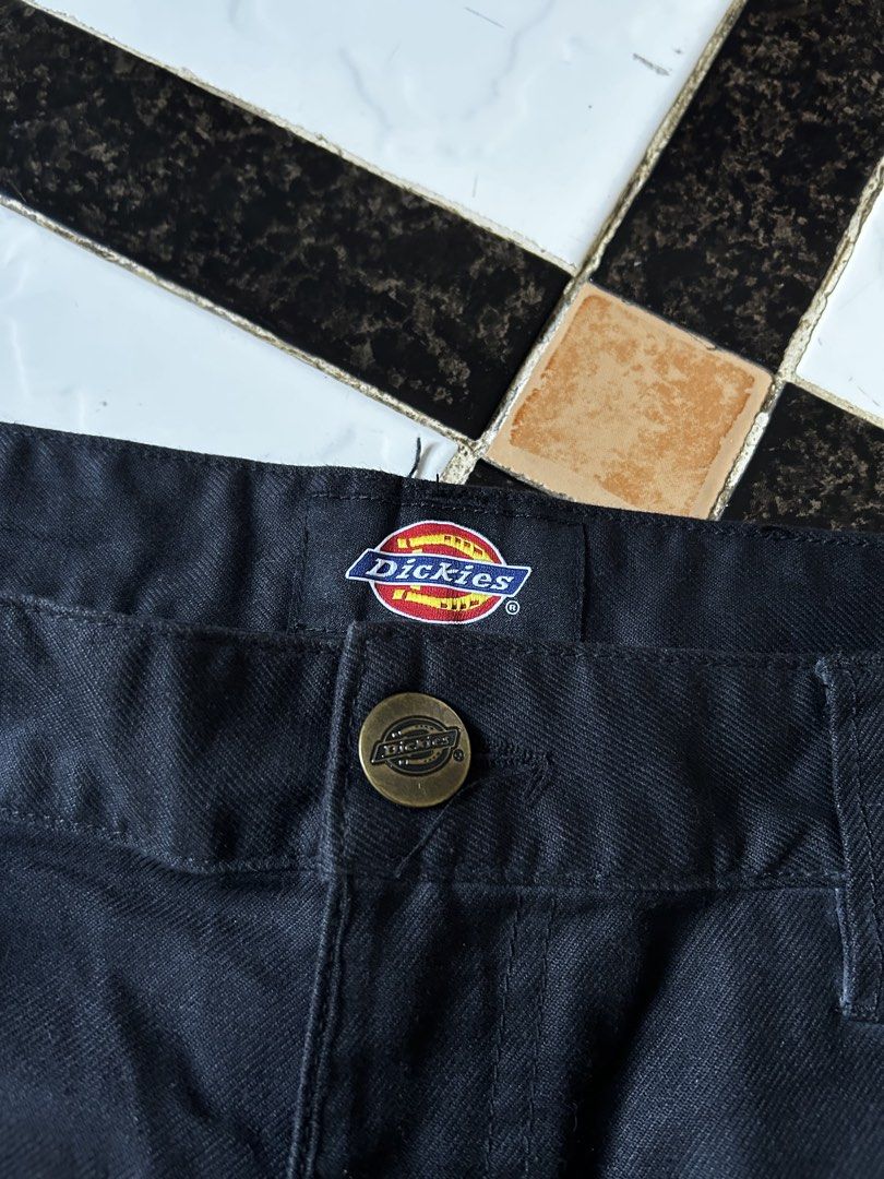 Dickies Black Carpenter Shorts W34 (Category: Shorts) located in Amadeo. Submitted by archived_stole (Listing ID 1463256677, Image 3). Description: Dickies Carpenter Jorts -Waist: 38 -Length: 23.5 -Thigh: 14 -Hem: 11 -Good As New! -Color rate: 9.5/10 -issue: NONE! -Color may vary due to lighting. Pm/Dm📥 Jnt/Lalamove🛵.