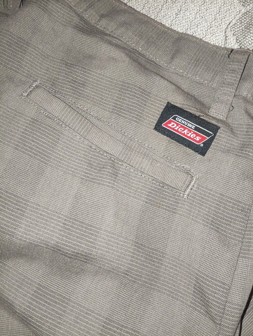 DICKIES PLAID SHORT (Category: Shorts) located in Davao. Submitted by apconcept22 (Listing ID 1463152673, Image 2). Description: waist 40 length 25.