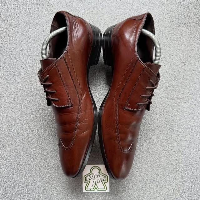 DIOR CLASSIC BROWN WINGTIP LEATHER (Category: Casual Shoes) located in Cagayan de Oro. Submitted by huntbytrickjam.v2 (Listing ID 1463182775, Image 3). Description: DI-R CLASSIC BROWN WINGTIP LEATHER US 9 / EURO 43 / CM 27 EXCELLENT Pair Only Minor Drags Fix Vibram Sole Fits to 10 Mens M - 2499.