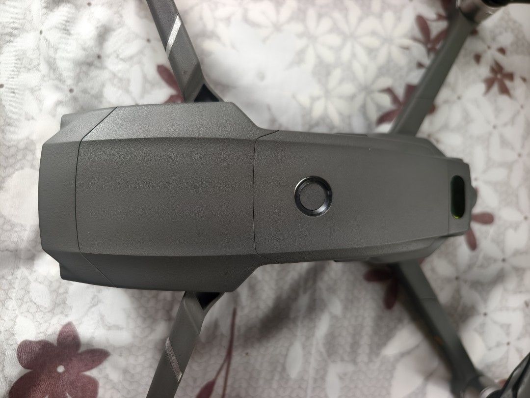 DJI Mavic 2 哈蘇版 （分類：航拍）位於 Hong Kong。 由 kinp96149 提交（商品編號 1463170106，圖片 1）。簡介： DJI Mavic 2 哈苏版,,單電，靚仔，少用，。