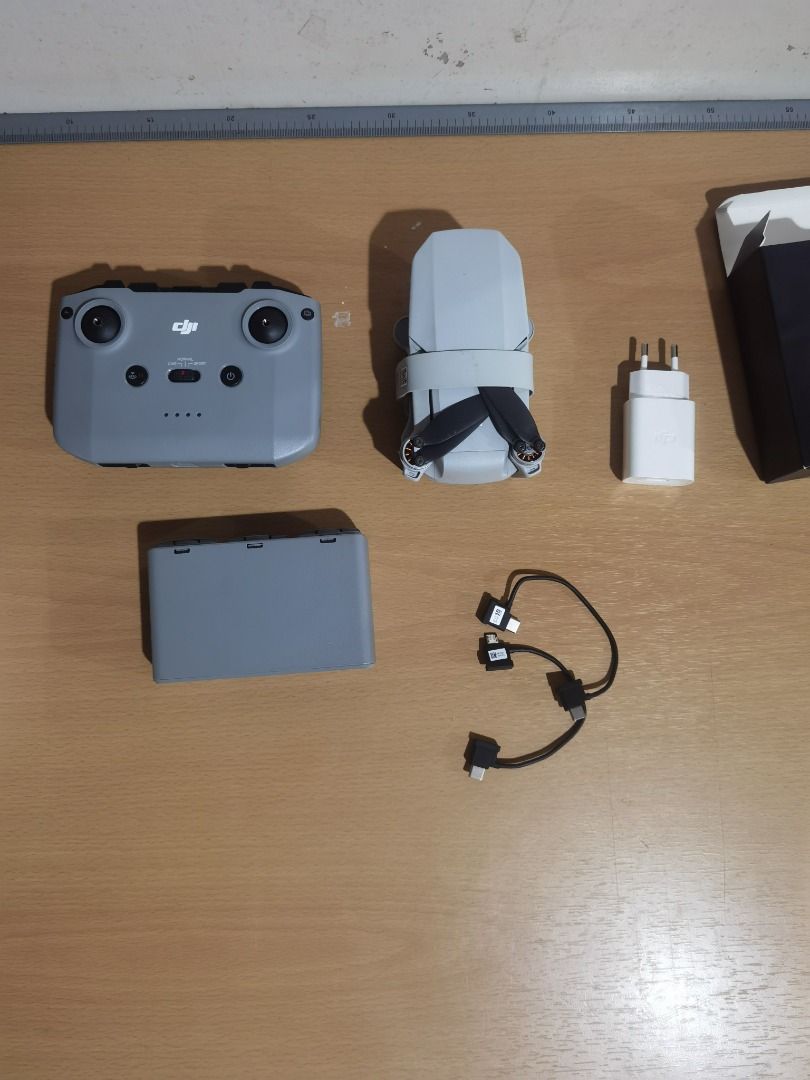 Dji mini 2 dron (Category: Other Gadgets) located in Caloocan City. Submitted by laulau6767 (Listing ID 1463194070, Image 1). Description: Drone working well, only defect is controller, does not want to on. .
