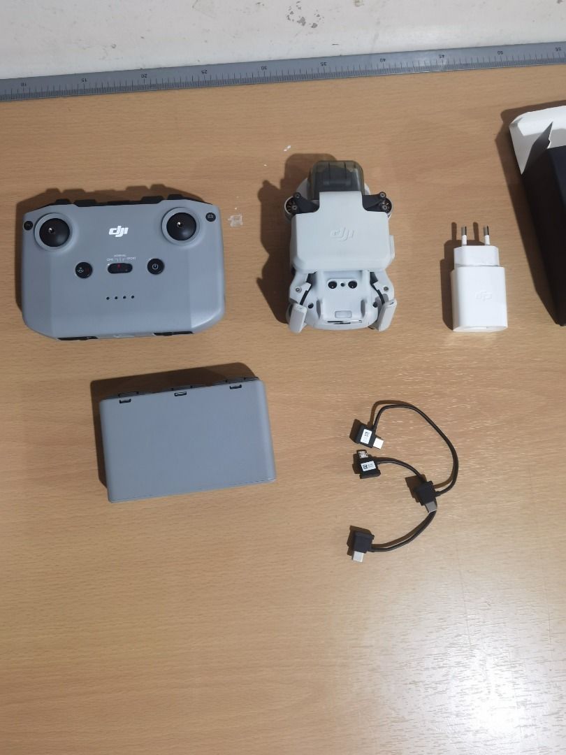 Dji mini 2 dron (Category: Other Gadgets) located in Caloocan City. Submitted by laulau6767 (Listing ID 1463194070, Image 2). Description: Drone working well, only defect is controller, does not want to on. .