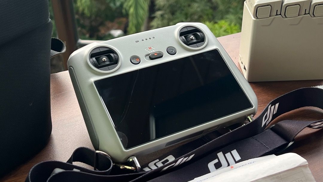 DJI MINI 3 Combo (Category: Drones) located in Caloocan City. Submitted by neuro.divergent (Listing ID 1463186668, Image 2). Description: 🚁 DJI Mini 3 Fly More Combo + DJI RC — Complete Set Selling my DJI Mini 3 Fly More Combo with DJI RC. Well-kept and ready to fly — great for creators, travel, real estate, events, or anyone looking for a compact 4K drone. The Mini 3 is under 249g and supports 4K video and true vertical shooting. ✅ DJI Mini 3 +