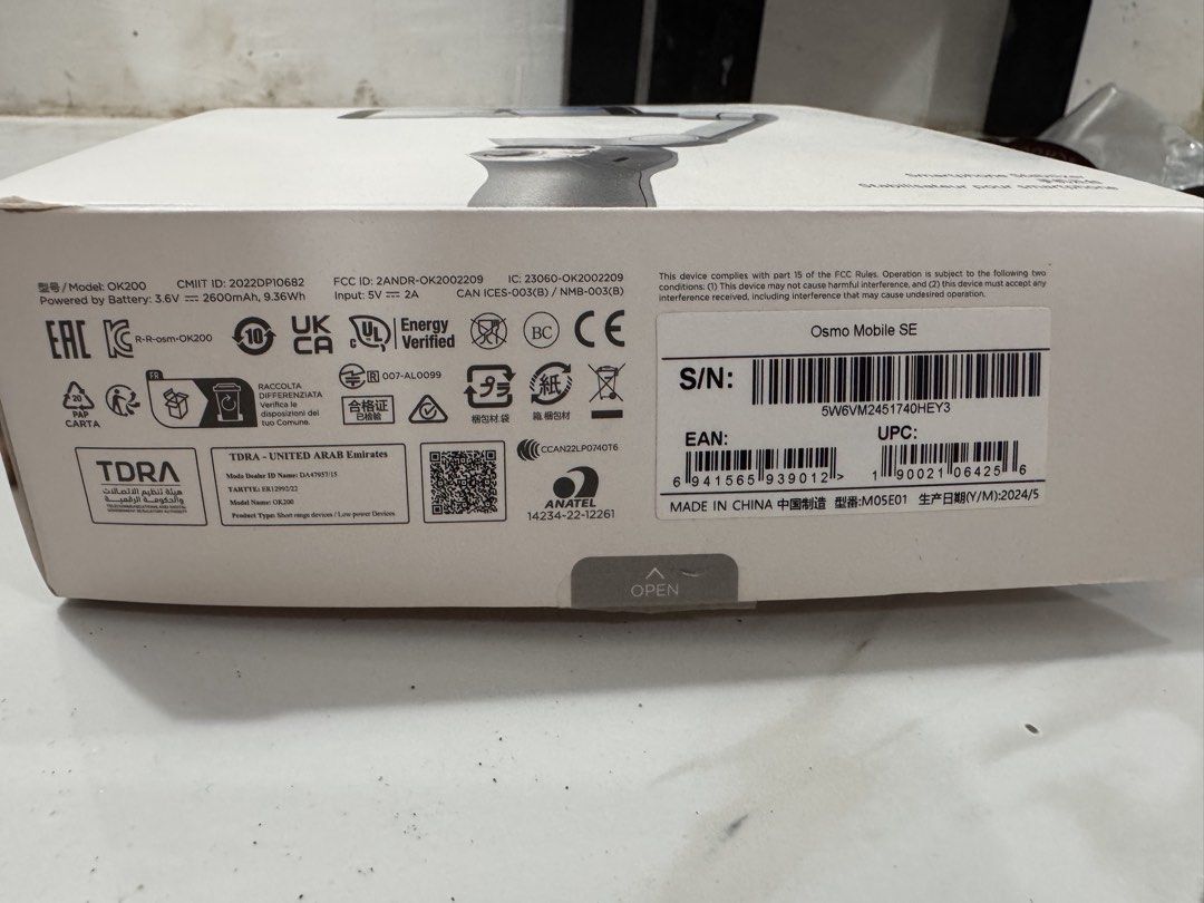 DJI OSMO MOBILE SE (Category: Camera Bags & Carriers) located in Abucay. Submitted by lnzhy (Listing ID 1463181965, Image 2). Description: .