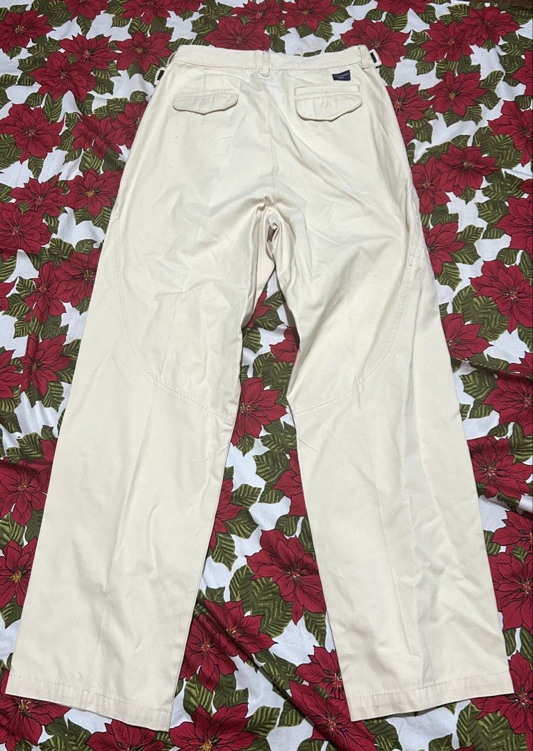 Dockers Khakis Beige Cotton Pants 33-39 (Category: Chinos) located in Plaridel. Submitted by ilovebubu28 (Listing ID 1463208089, Image 2). Description: - Classic beige Dockers Khakis pants - Made from 100% cotton - Relaxed fit for comfort - Timeless, versatile style - Ideal for casual and smart-casual outfits - Easy to pair with shirts and polos - A wardrobe staple Color rate 10/10 Bought from Dockers Store mismo and not from ukay Dimensions L : 