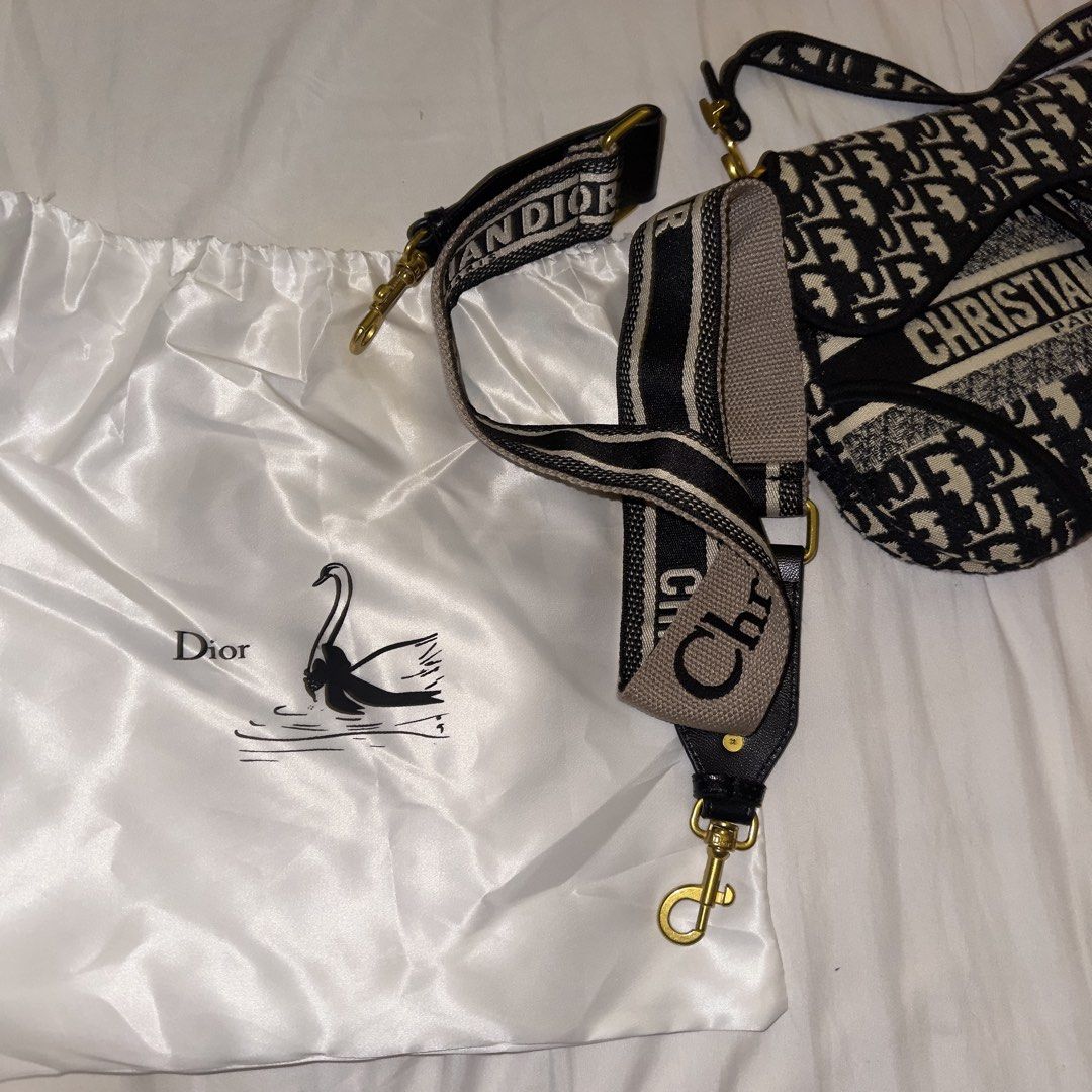 D!OR Saddle Bag (Category: Shoulder Bags) located in Quezon City. Submitted by brokeahhgirl (Listing ID 1463198831, Image 3). Description: Bought on June 25, 2026 Brand new, never used Comes with dust bag and strap Selling for ₱2,000 RFS: Bought for ₱2,500 but ended up preferring a different style. No flaws, never used. 📍 QC/Pampanga.