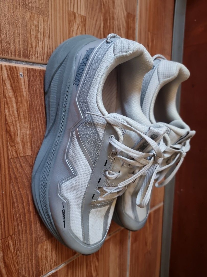 DR. KONG EXPLORE Motion Control Running Shoes (Category: Sneakers) located in Paranaque City. Submitted by saifgohar988676 (Listing ID 1463148299, Image 2). Description: - Dr. Kong Explore Running Shoes - Motion Control Technology - Size: US 8.5 / EUR 42 / 260mm - Color: White and Grey - Excellent sole grip - Perfect for running and workouts.