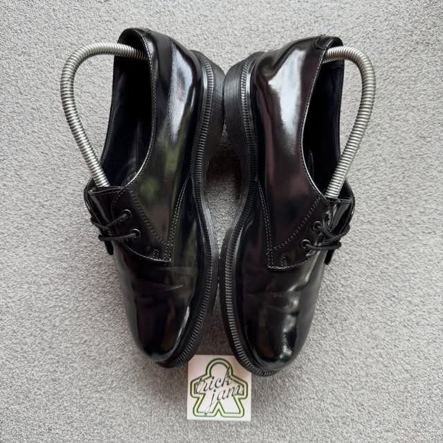 DR. MARTENS BROOK BLACK (Category: Loafers) located in Cagayan de Oro. Submitted by huntbytrickjam.v2 (Listing ID 1463177497, Image 3). Description: DR. M-RTENS BROOK BLACK US 7 WMNS / EURO 38 / CM 24 EXCELLENT Pair Only Sign of Usages M - 1499.