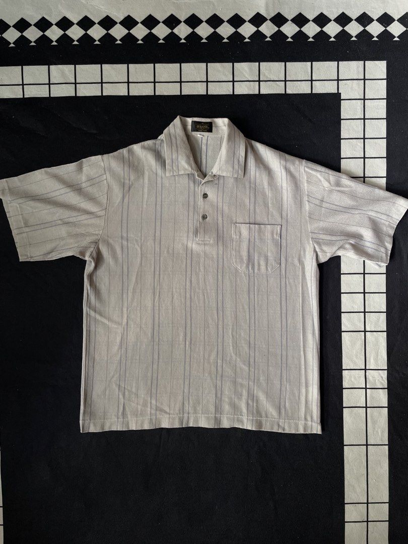 Durante Vintage Polo (Category: Tshirts & Polo Shirts ) located in Naga. Submitted by curatedslips (Listing ID 1463285612, Image 1). Description: Durante Vintage Polo 📏 21.5x26.