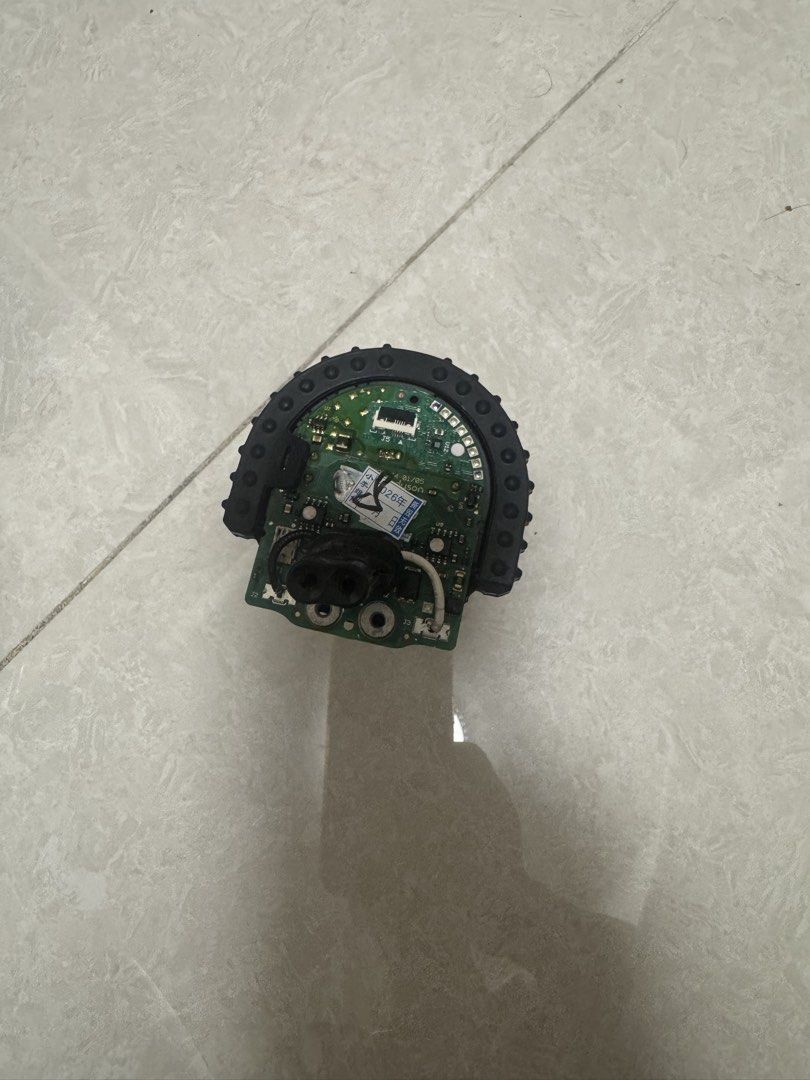 Dyson 吸塵機零件 （分類：吸塵機 ＆ 家居清潔電器）位於 Hong Kong。 由 tcshoe 提交（商品編號 1463271686，圖片 3）。簡介： 維修好的Dyson v11摩打,沒有外殼 查詢可以直接PM。