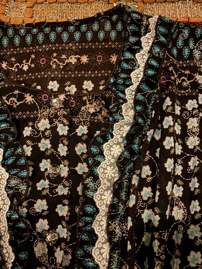 Earth grunge (Category: Blouses) located in Mandaue City. Submitted by zhi_lune (Listing ID 1463215873, Image 3). Description: This is thrifted, no flaws MOP-GCASH MOD-J&T Visayas, Philippines Based.