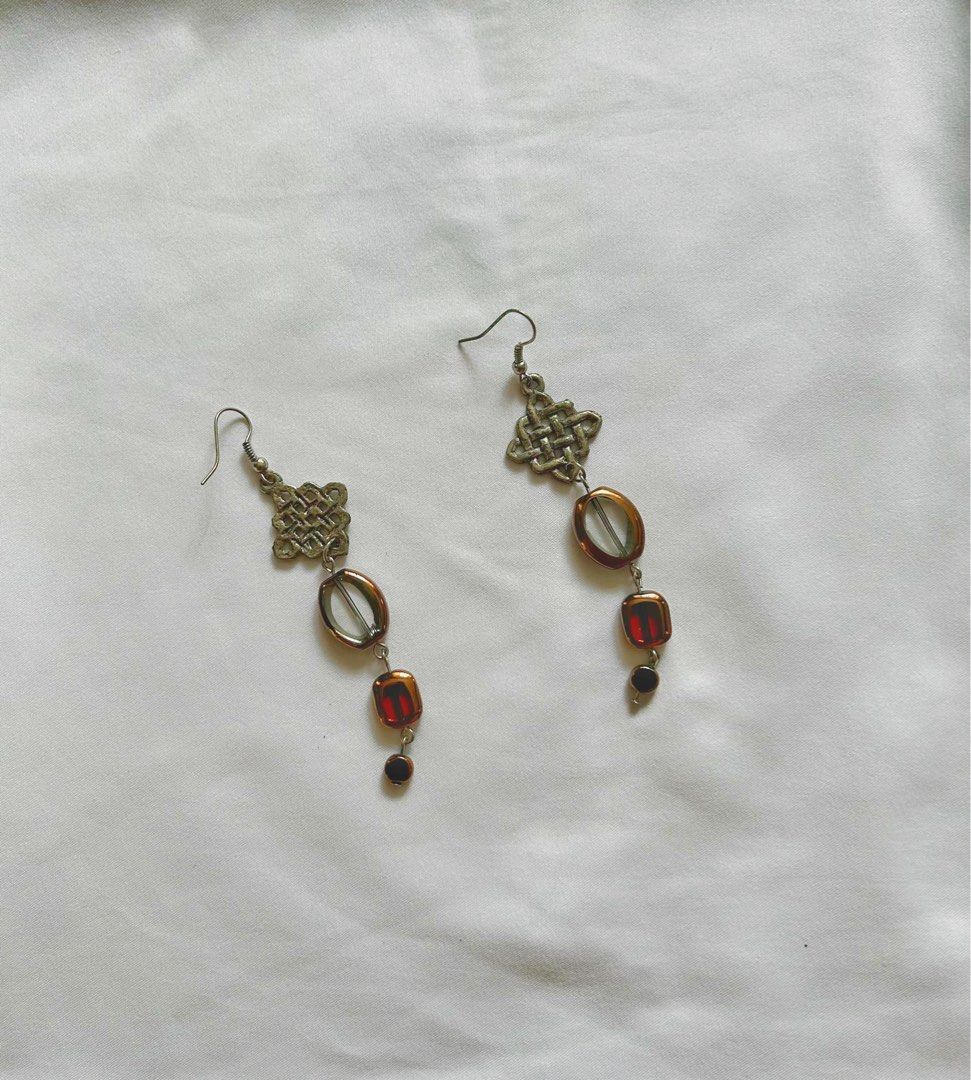 Earth-Toned Dangle Earrings (Category: Earrings) located in Quezon City. Submitted by thelastofherkind (Listing ID 1463139523, Image 1). Description: .