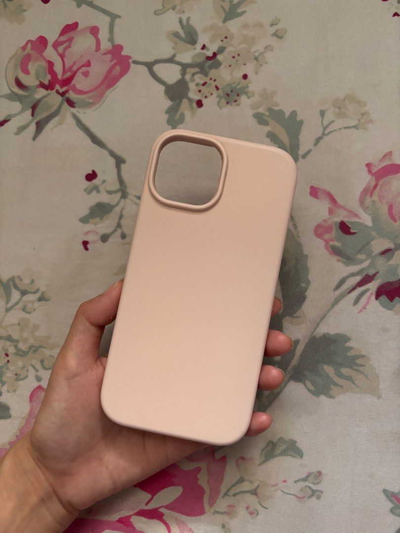 Elago Liquid Silicone Case (Lovely Pink) (Category: Cases & Sleeves) located in Malabon City. Submitted by dnlfrncsc (Listing ID 1463134927, Image 2). Description: - Brand: Elago - Model: Liquid Silicone Case - Color: Lovely Pink - Compatibility: iPhone 15 - Material: High-quality liquid silicone exterior - Interior: Soft microfiber lining to prevent scratches - Design: Sleek and minimalist, provides a comfortable grip - Protection: Offers everyd