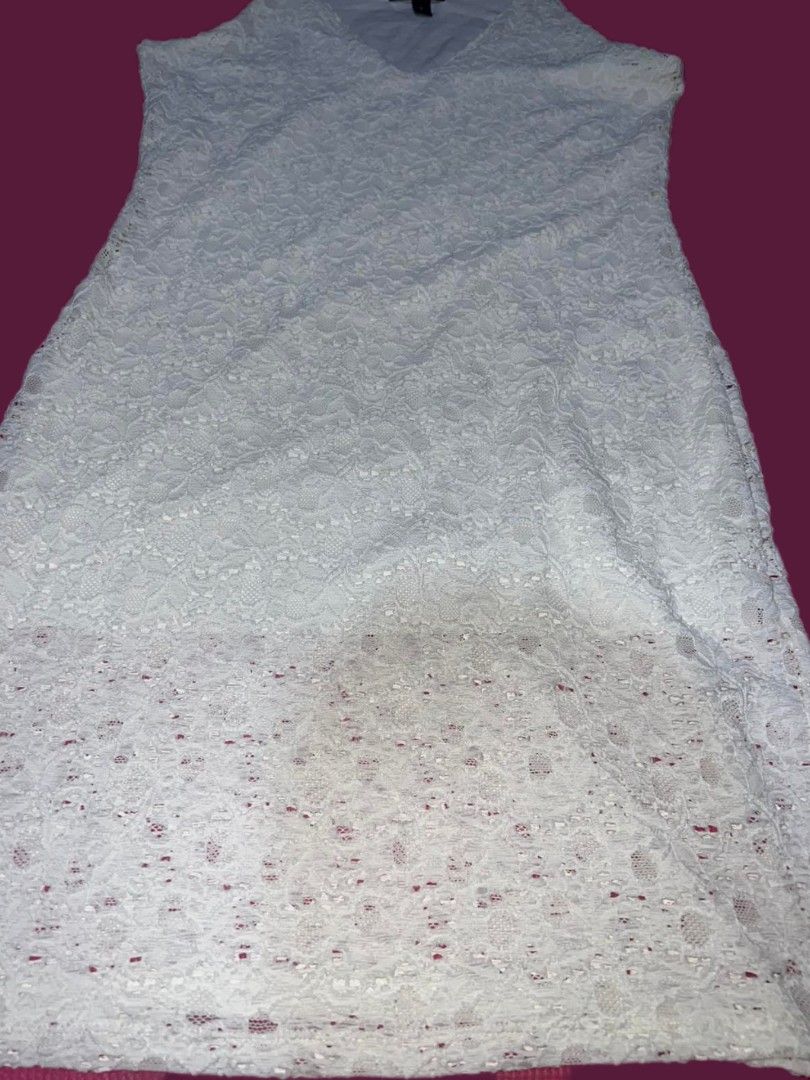 Elegant White Lace dress (Category: Evening dresses & gowns) located in Rizal. Submitted by youngpenguin.ae303d (Listing ID 1463326299, Image 3). Description: .