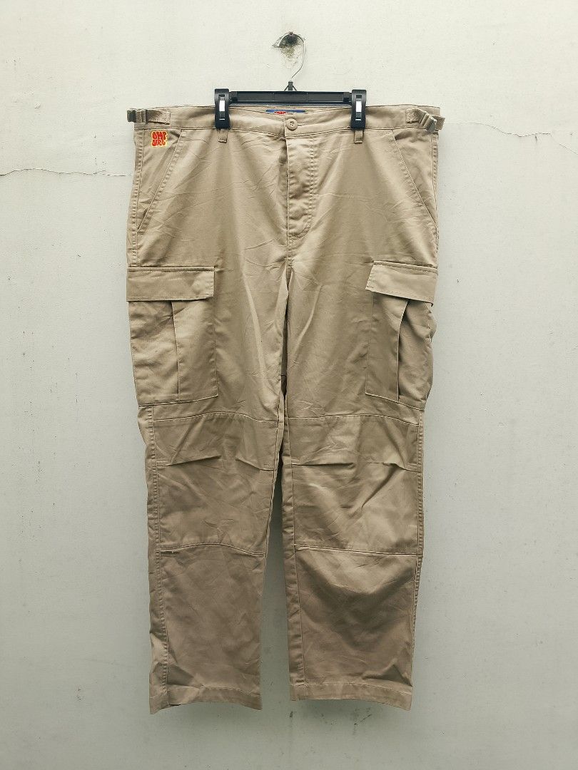 Empyre Cargo Pants (Category: Trousers) located in Subic. Submitted by stealo (Listing ID 1463189991, Image 1). Description: Empyre Cargo Pants Waist: 36 Length: 41 Hem: 9 Excellent 550 J&T Gcash Olongapo City.