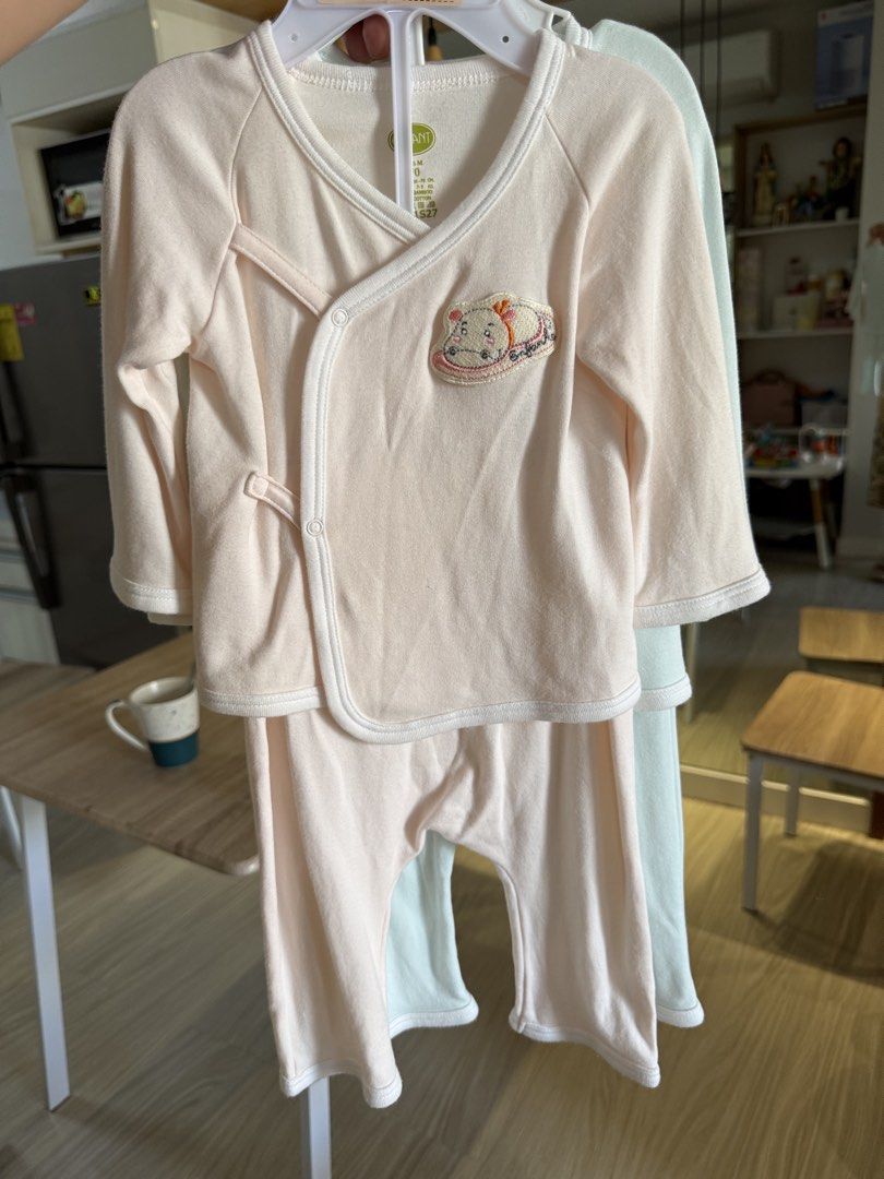 ENFANT snap button (Category: Babies & Kids Fashion) located in Mandaluyong City. Submitted by itsmeangela.295 (Listing ID 1463301379, Image 2). Description: 2 sets for only 1,000 Very nice fabric Blue & apricot color Ideal for sleep wear .