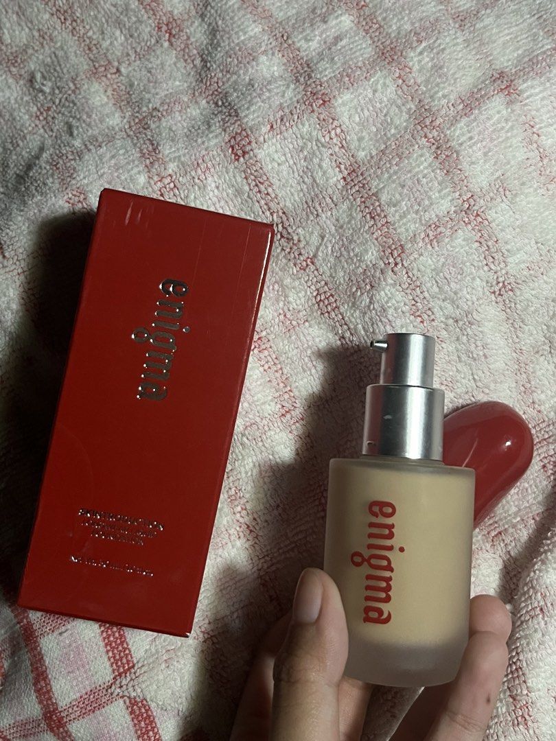 Enigma Foundation LN06.5 Canvas (Category: Makeup) located in Las Pinas. Submitted by yzzalouis (Listing ID 1463246673, Image 3). Description: - Enigma Foundation - Shade: LN06.5 Canvas - Packaging: Original red box, frosted glass bottle with red cap - Net Weight: 30ml - rfs: not my shade (too light).