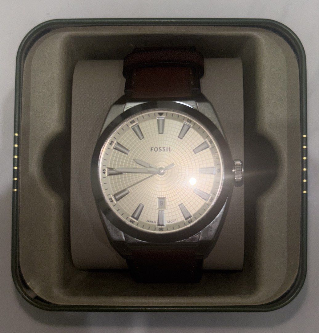 Everett Three-Hand Date Brown Leather Watch (Category: Men's Watches) located in Zamboanga. Submitted by santuzza1 (Listing ID 1463263183, Image 1). Description: Everett Three-Hand Date Brown Leather Watch 100% authentic .