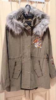 (Category: ) located in . Submitted by ilovesoldes (Listing ID 1463176227, Image 1). Description: .