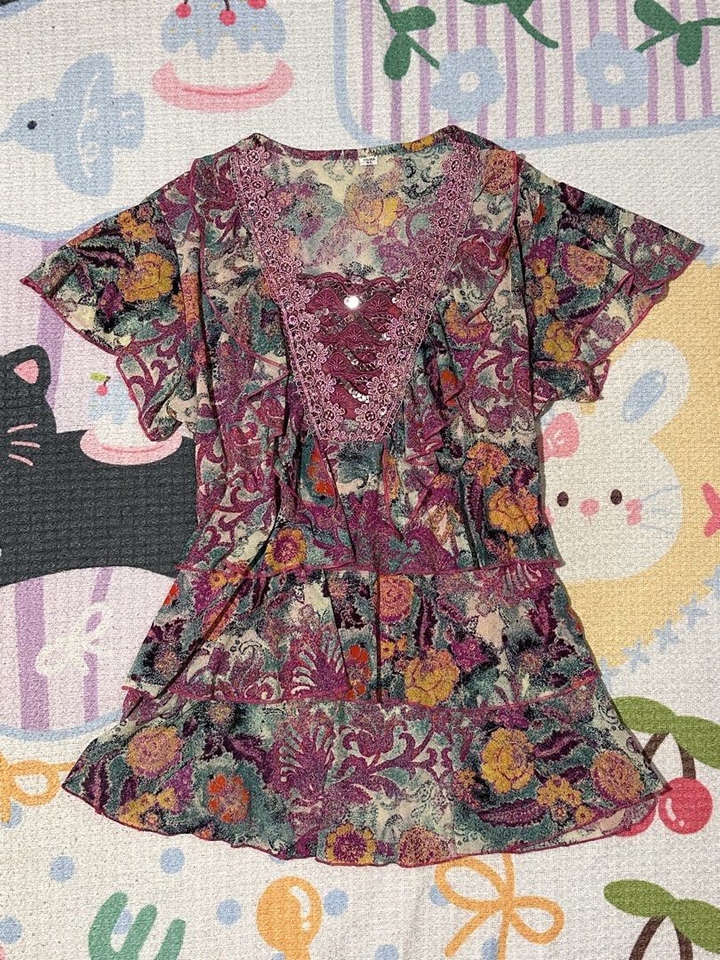 Fairy Magenta Top with Sequins (S) (Category: Blouses) located in Manila. Submitted by vintage_revo.ph (Listing ID 1463282285, Image 1). Description: For orders just hit me up here or in my Facebook or Instagram Page Socmeds: IG: vintage_revo.ph FB: Vintage revolution.ph.