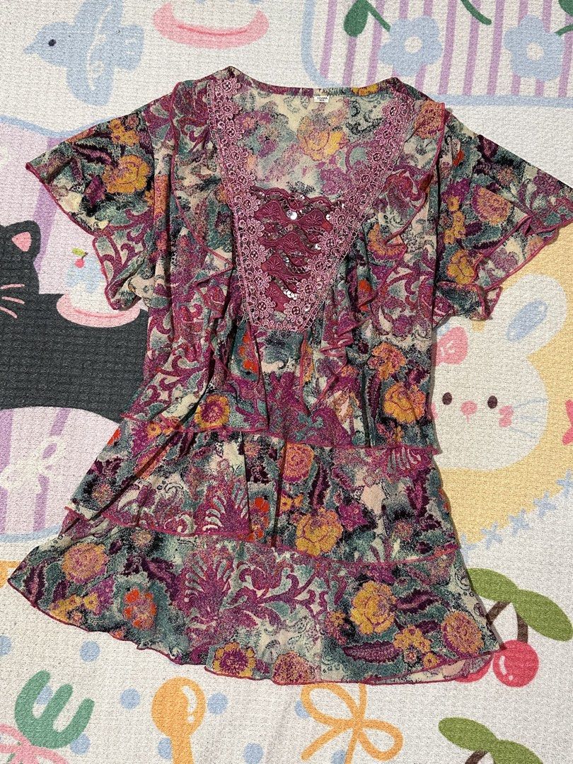Fairy Magenta Top with Sequins (S) (Category: Blouses) located in Manila. Submitted by vintage_revo.ph (Listing ID 1463282285, Image 3). Description: For orders just hit me up here or in my Facebook or Instagram Page Socmeds: IG: vintage_revo.ph FB: Vintage revolution.ph.