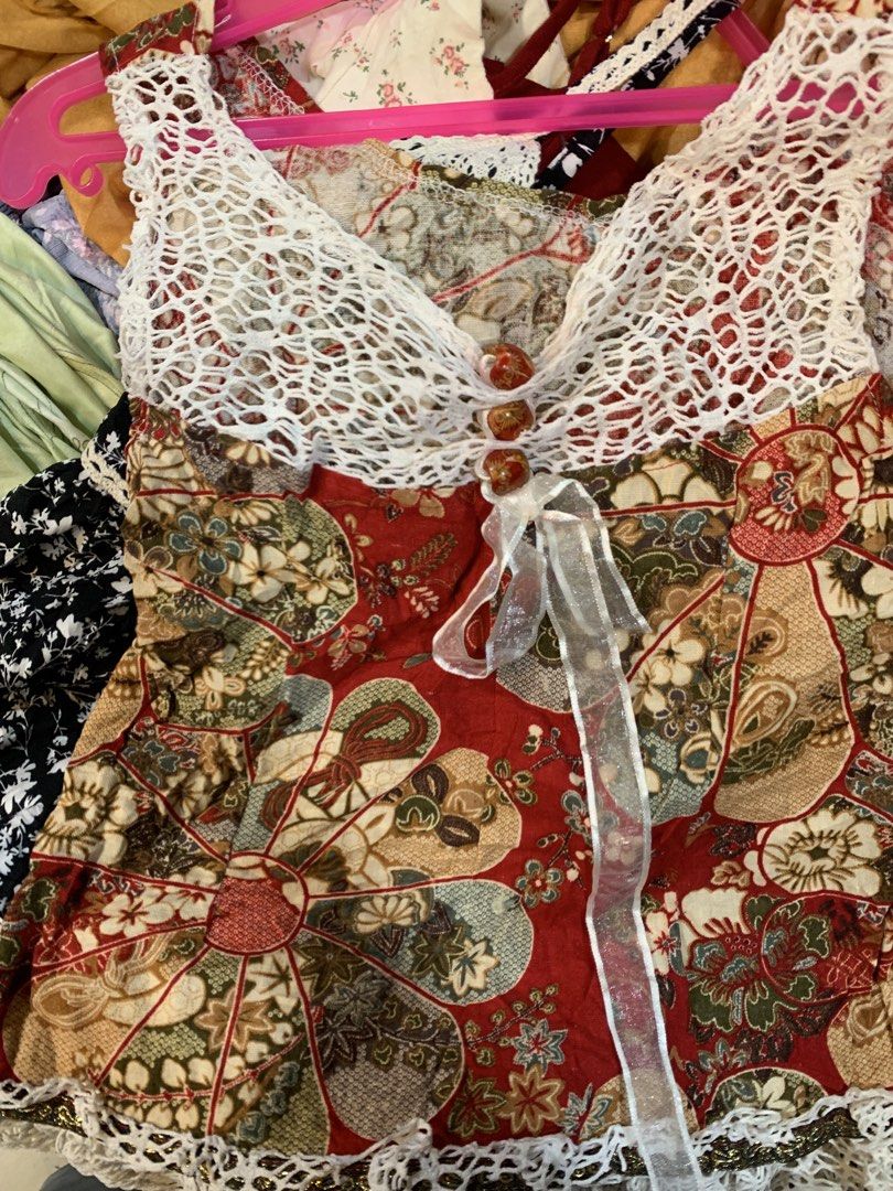 Fairy Top (Category: Others Tops) located in Kabankalan. Submitted by leans_closet (Listing ID 1463226404, Image 3). Description: With flaw refer last picture.