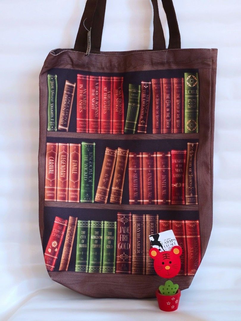 Fairyloot / Illumicrate Merch (Category: Storybooks) located in Cebu City. Submitted by cathlinscloset (Listing ID 1463238033, Image 3). Description: SOLD AS SET ✨ P2000 × Fairyloot Bookshelf Tote - with tag / never been used × Illumicrate Exclusive Mug We do Bones - Gideon the Ninth - never used × Illumicrate Exclusive Glass Water Bottle Flow Like A River - never used ✅ 𝙵𝚒𝚛𝚜𝚝 𝚝𝚘 𝚙𝚊𝚢 𝚋𝚊𝚜𝚒𝚜 ✅ 𝙹𝚁𝚂 (𝙽𝙾 𝙲𝙾𝙳) ✅ 𝙶𝙲𝚊𝚜𝚑 / 𝙱𝙿