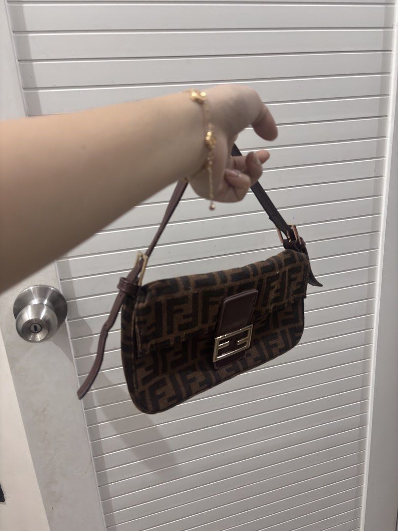 Fendi Vintage Bag (Category: Announcements) located in Manila. Submitted by xoxo_tine (Listing ID 1463239928, Image 2). Description: .