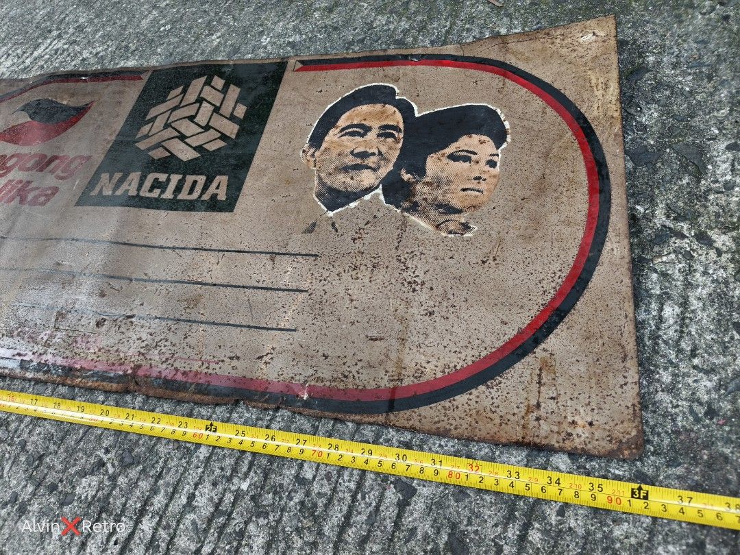 Ferdinand Marcos and Imelda Tin Signage (Category: Vintage Collectibles) located in Manila. Submitted by alvinretro (Listing ID 1463168410, Image 2). Description: 3ft x 17 inches Tayuman, Manila.