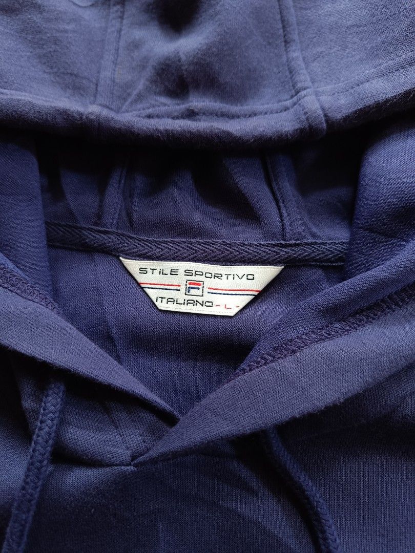 FILA HOODIE (Category: Coats, Jackets and Outerwear) located in Davao. Submitted by thrift.it.denzz (Listing ID 1463186544, Image 3). Description: FILA -SIZE LARGE W21.5 L26.5 -GOOD AS NEW CONDITION -500🏷️ ADD SHIPPING FEE 📩DM📩.