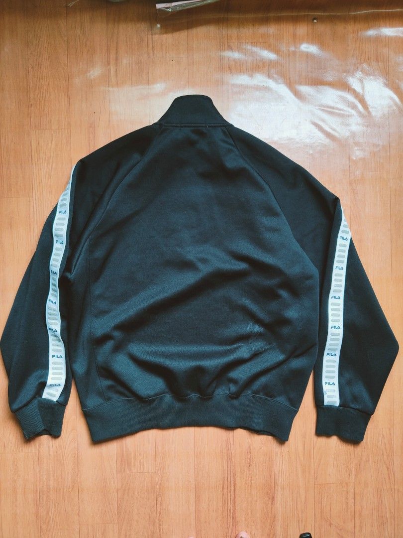FILA jacket (Category: Coats, Jackets and Outerwear) located in Pasig City. Submitted by melvincorre004 (Listing ID 1463204296, Image 2). Description: .