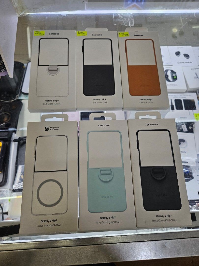 Flip 7 Brandnew Original Case (Category: Cases & Sleeves) located in San Juan City. Submitted by rjean02 (Listing ID 1463179970, Image 1). Description: clear ring 1500 magnet clear 1500 silicone 1600 each kindsuit 1600 each Brandnew.