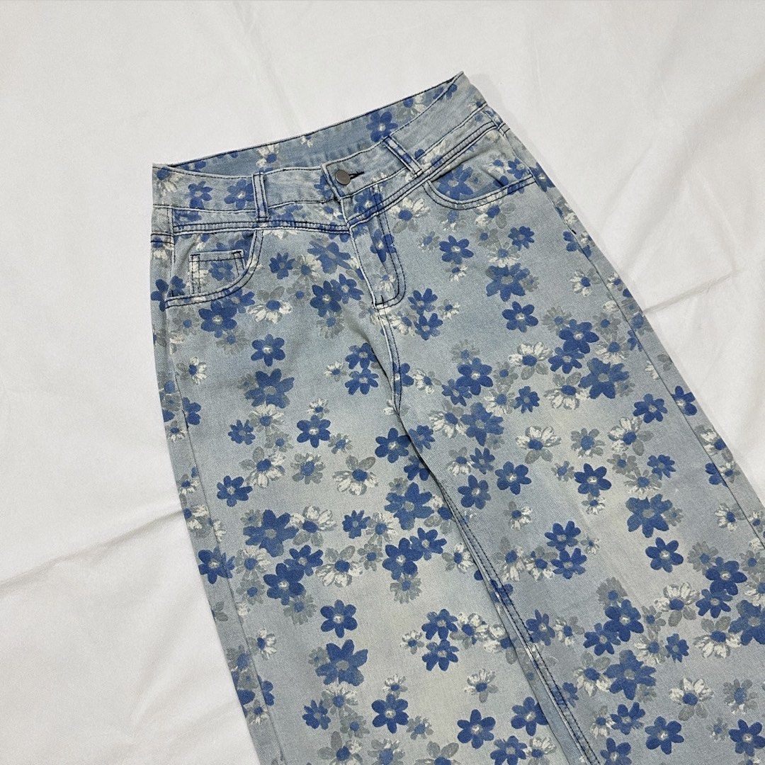 Floral Denim Baggy Pants (Category: Other Bottoms) located in Davao. Submitted by prettypleasure.clo (Listing ID 1463229198, Image 3). Description: very good quality No issue W30 | L40 Gcash/MariBank.