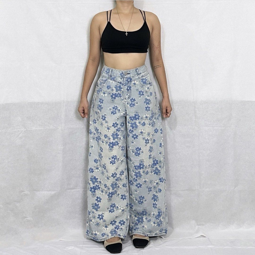 Floral Denim Baggy Pants (Category: Other Bottoms) located in Davao. Submitted by prettypleasure.clo (Listing ID 1463229198, Image 1). Description: very good quality No issue W30 | L40 Gcash/MariBank.
