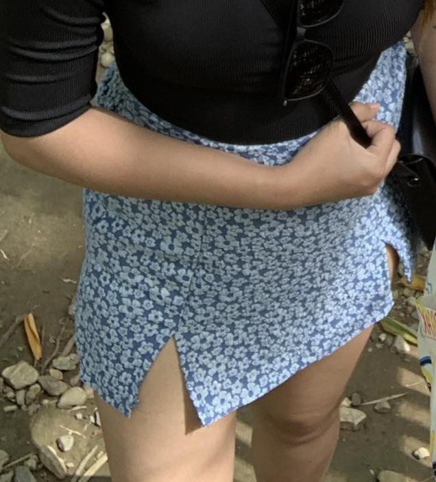 Floral Skort with Slit both sides (Category: Shorts) located in Manila. Submitted by prelovedclothes21 (Listing ID 1463305918, Image 1). Description: - Size: 23-28 inches - Garterized at the back - skort/palda short - floral design Mode of Payment: 💰Gcash 💰Maribank 💰UnionBank 💰GoTyme Reminders: ✨NO RETURNS / NO EXCHANGE ✨Manage expectations: Items are either preloved or thrifted. All known flaws will be listed/will be shown in the photos ✨We 