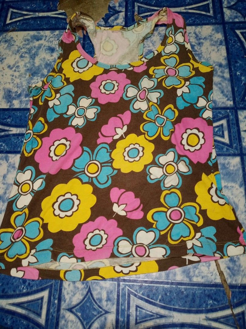 flower sando sleeveless (Category: Sleeveless) located in Manila. Submitted by aeshieballl (Listing ID 1463238672, Image 1). Description: .