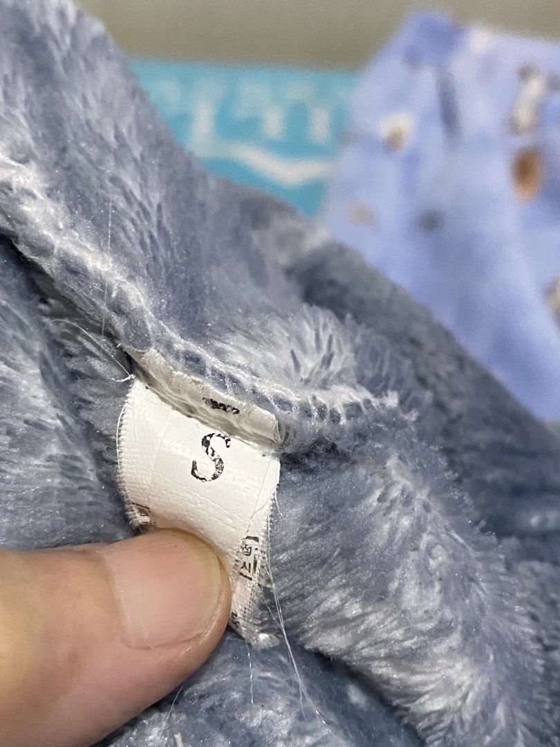 Fluffy Pajama Pants - Grey & Blue - Size S (Category: Babies & Kids Fashion) located in Manila. Submitted by resi.diaz (Listing ID 1463299355, Image 2). Description: - Super soft and fluffy pajama pants - Available in two designs: Grey with snowflake & character print, Light blue with cute animal print - Size: Small (S) 3-4 years - Features an elastic waistband for comfort - Ideal for lounging at home.
