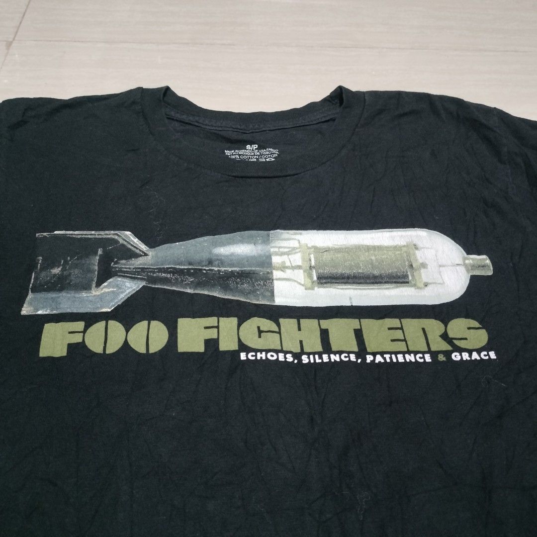 FOO FIGHTERS BAND SHIRT (Category: Tshirts & Polo Shirts ) located in Sariaya. Submitted by social_animalz (Listing ID 1463286971, Image 2). Description: 18.5 x 25.5 with hairline cracks shipping fee is not included.
