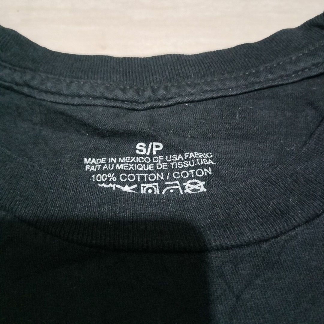FOO FIGHTERS BAND SHIRT (Category: Tshirts & Polo Shirts ) located in Sariaya. Submitted by social_animalz (Listing ID 1463286971, Image 3). Description: 18.5 x 25.5 with hairline cracks shipping fee is not included.