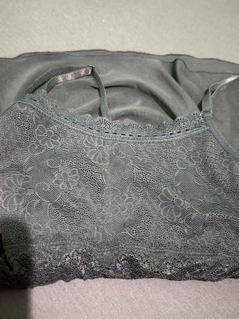 FOR FREE (Category: Blouses) located in Manila. Submitted by _declutterprelovezz (Listing ID 1463269847, Image 2). Description: FOR FREE S/M.