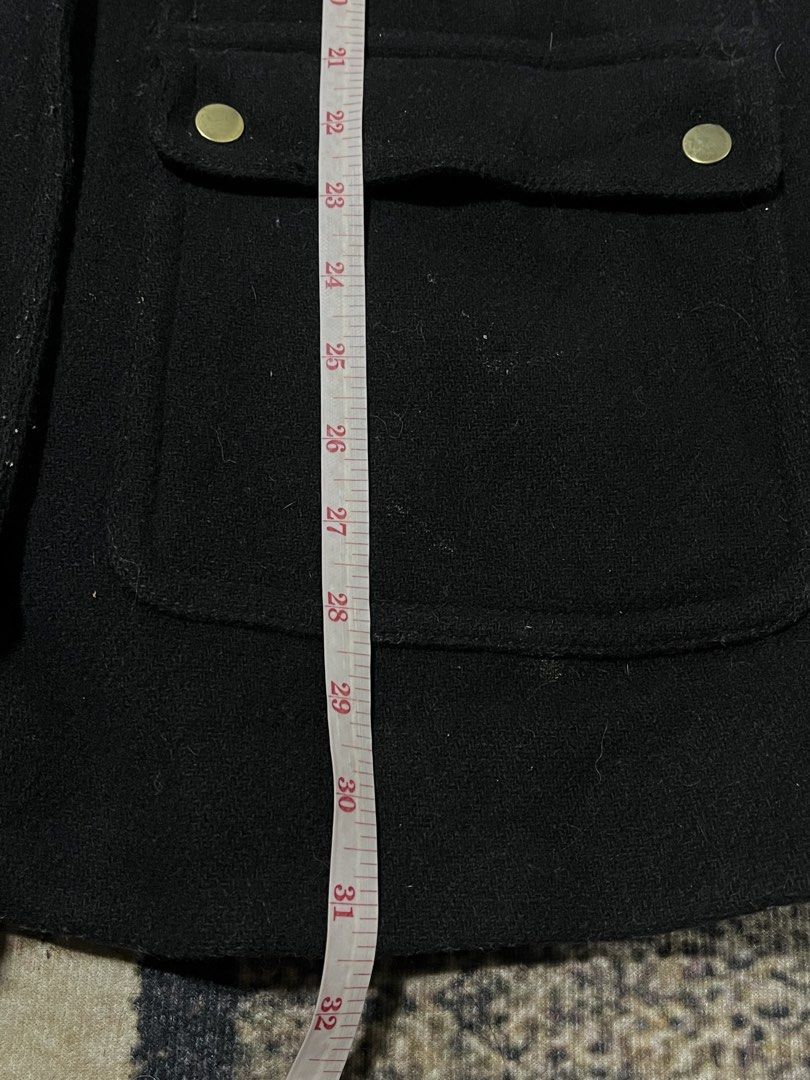 FOR SALE (Category: Coats, Jackets and Outerwear) located in Bulacan. Submitted by sef19 (Listing ID 1463121842, Image 3). Description: J.CREW - italian wool trench coat with fur size : 4 on tag condition : excellent price : ₱1,580 - mop : gcash / jnt pm 📩📩📩📩 📍BULACAN.